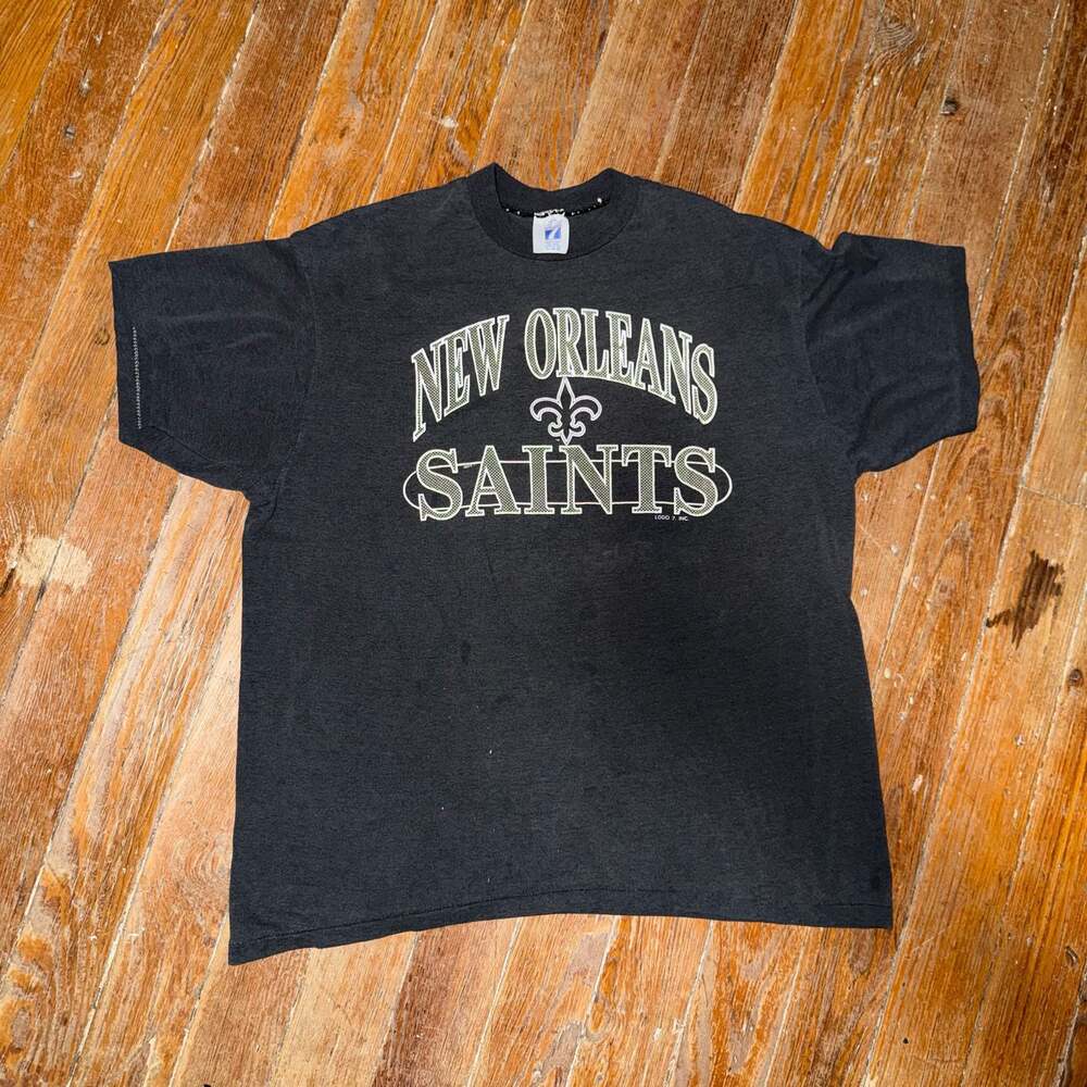 Vintage Logo 7 New Orleans Saints NFL Graphic T-Shirt